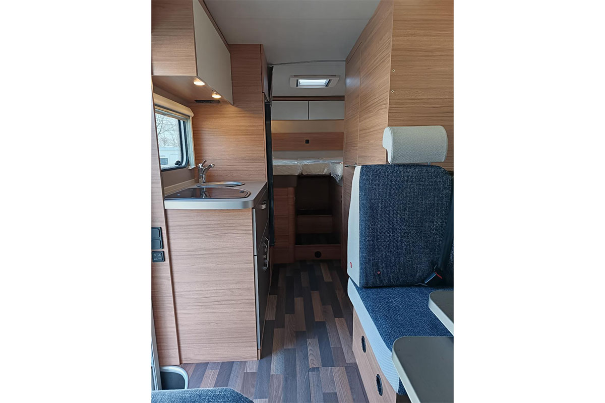 Weinsberg CaraHome Alkoven Gang