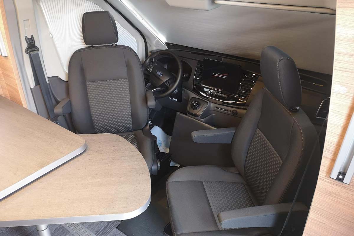Weinsberg CaraSuite 650 MEG Fahrerbereich